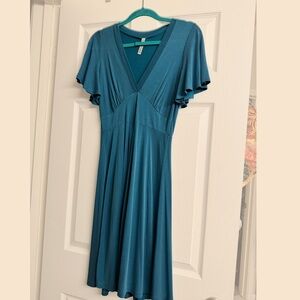 Gilli Teal Flutter Sleeve Midi Dress